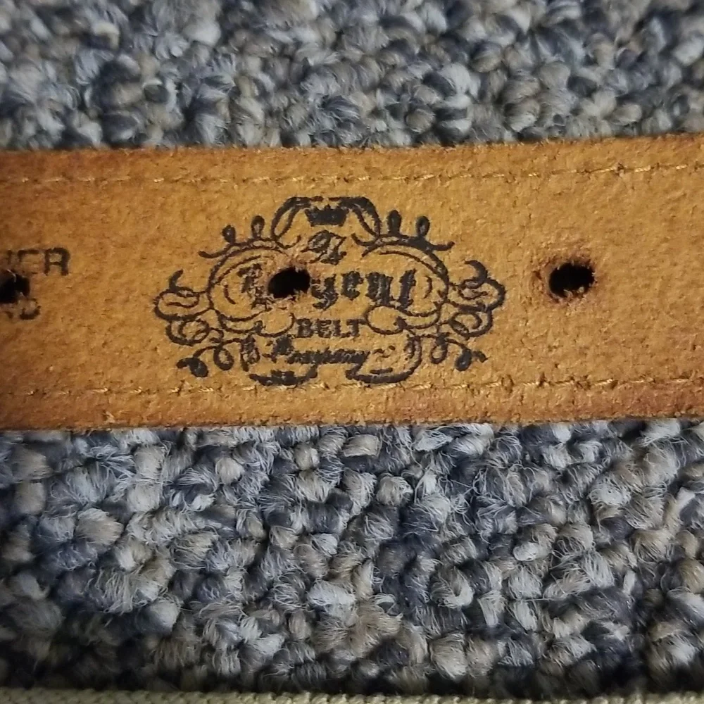 REGENT BELT CO. LEATHER/STRETCH BELT W/SOLID BRASS BUCKLE